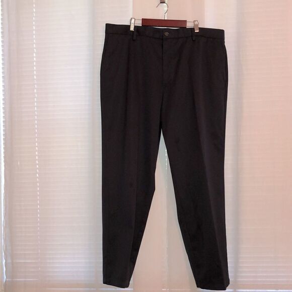 Dockers 38 x 29 Classic Fit Signature Wrinkle Free Khaki Pants in Navy - Picture 7 of 15